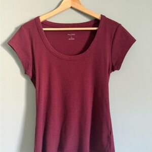 Pilcro Short Sleeve Scoop Neck Tee in Wine